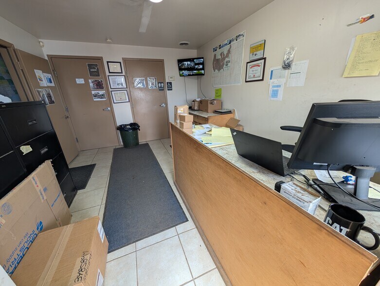 More Photos Of 1981 Belford North Dr, Belvidere Warehouse For Sale