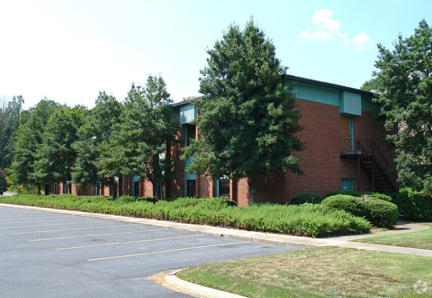 More Photos Of 8975 Roswell Rd, Roswell Serviced Offices For Lease