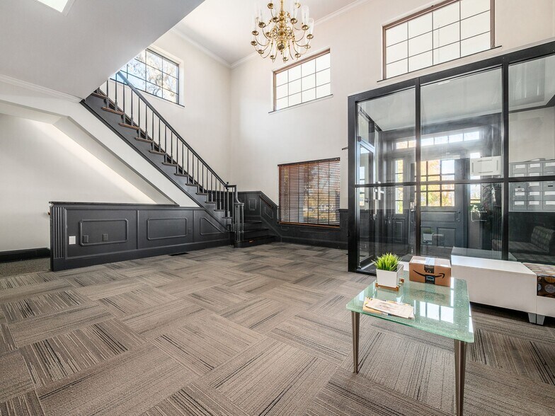 Primary Photo Of 1015 E Broad St, Columbus Coworking Space