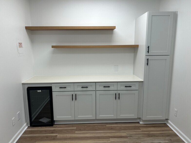 More Photos Of 3623 Latrobe Dr, Charlotte Loft Creative Space For Sale