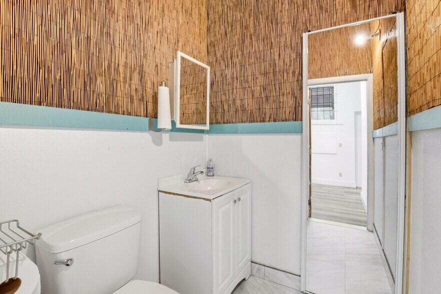 More Photos Of 824 N Dixie Hwy, Lake Worth Carwash For Lease
