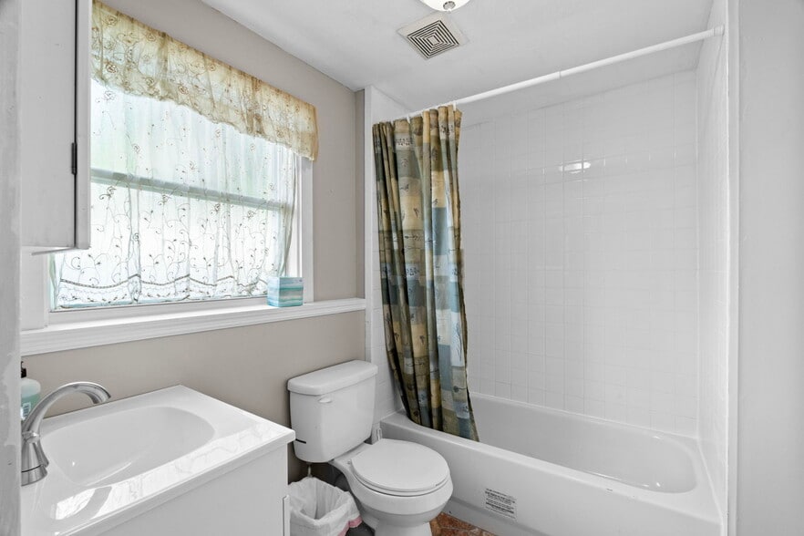 More Photos Of 6108 Arlington Rd, Jacksonville Office For Sale