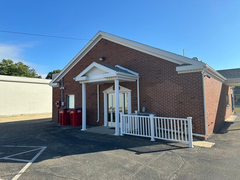 More Photos Of 1203 S Mattis Ave, Champaign Bank For Sale