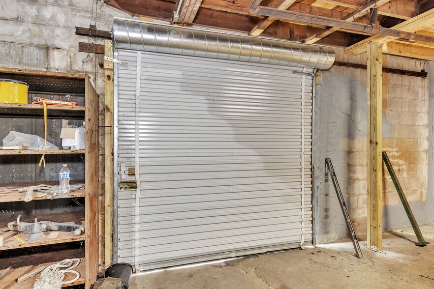 More Photos Of 121 Trotter Industrial Ln, Saluda Warehouse For Lease