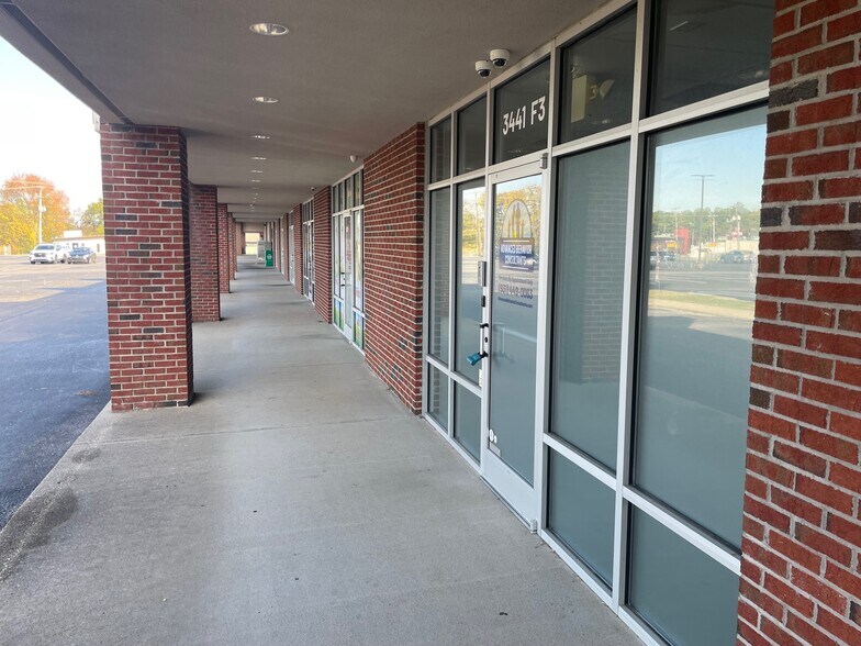 More Photos Of 3441 Fort Campbell Blvd, Clarksville Freestanding For Lease