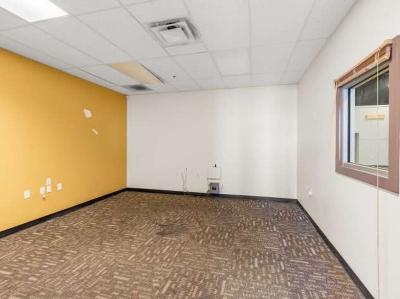 More Photos Of 304-350 NE Agness Ave, Grants Pass Unknown For Lease