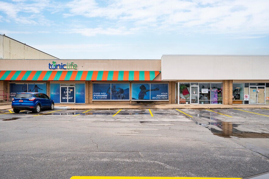 More Photos Of 9122-9142 E 31st St, Tulsa General Retail For Sale