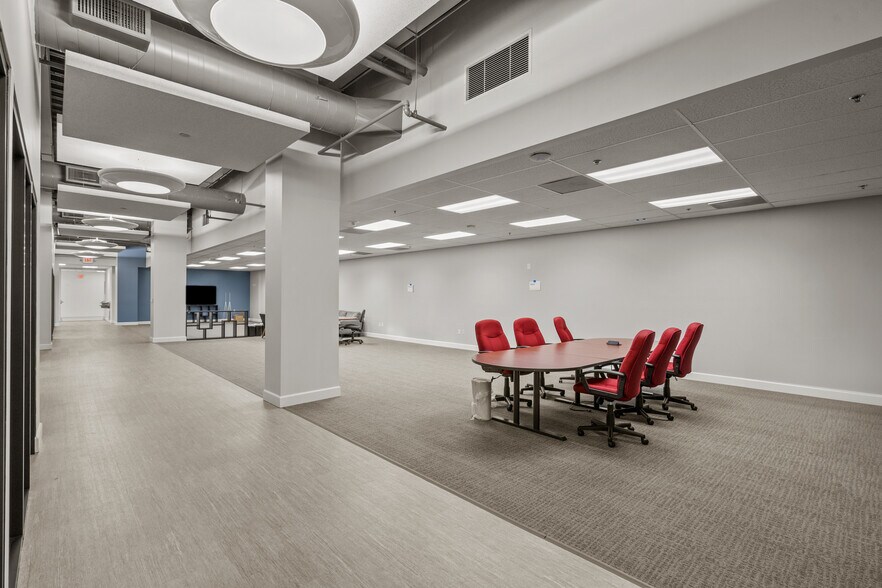 More Photos Of 3950 Fairview Industrial Dr SE, Salem Research And Development For Lease