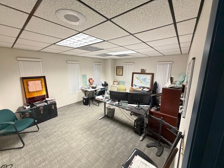 More Photos Of 637 Triumph Ct, Orlando Warehouse For Sale