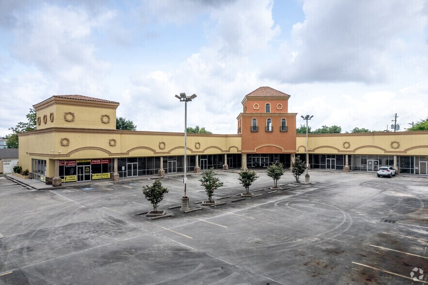 More Photos Of 6215 Harrisburg Blvd, Houston Storefront Retail Office For Sale