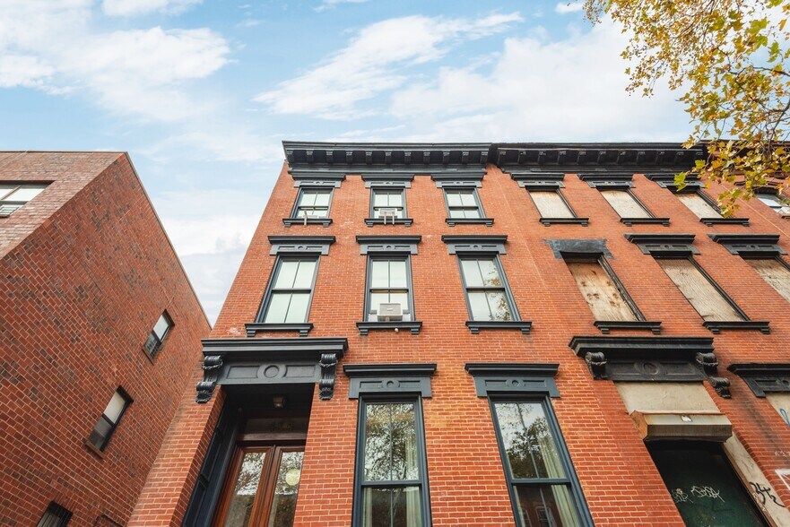 More Photos Of 434 Clermont Ave, Brooklyn Apartments For Sale