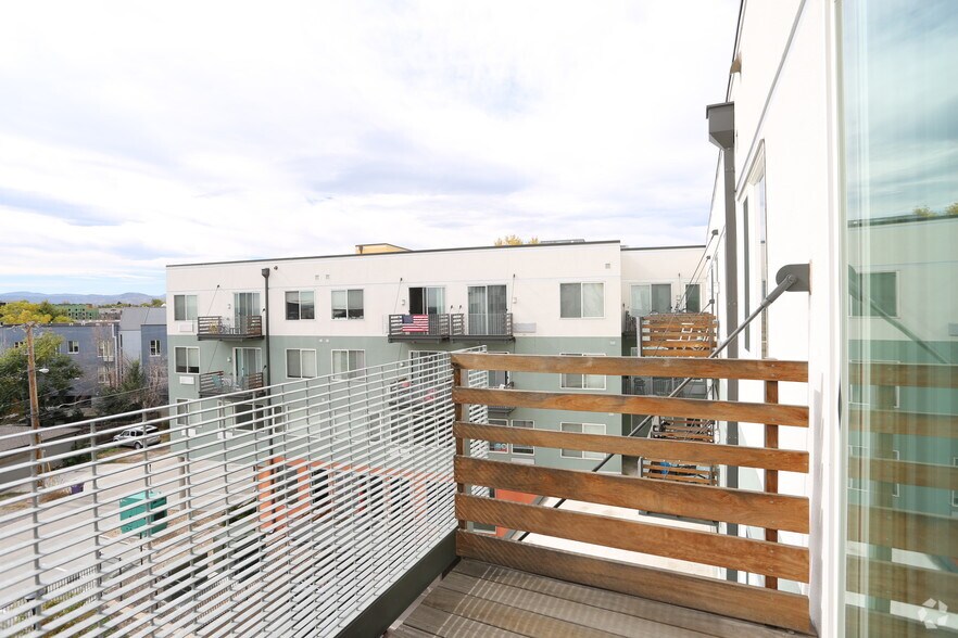 More Photos Of 2424-2434 W Caithness Pl, Denver Apartments For Lease