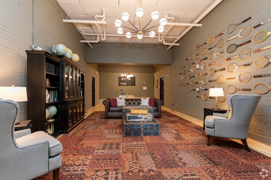 More Photos Of 215 N Webster Ave, Green Bay Apartments For Sale