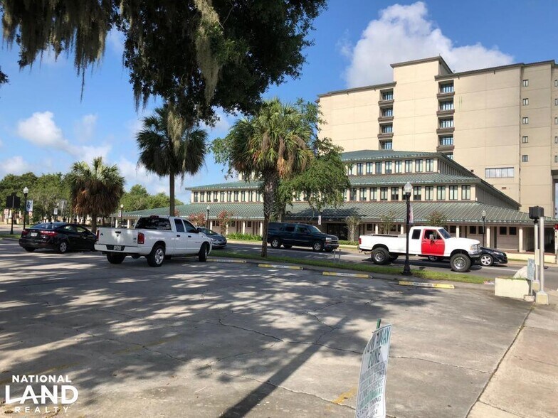 More Photos Of 240 N Broadway Ave, Bartow Office For Lease