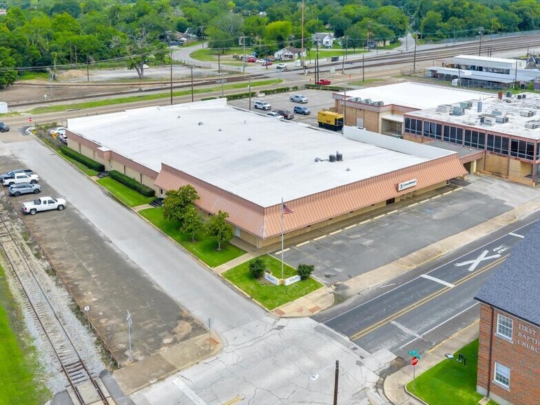 More Photos Of 321 N 1st St, Lufkin Office For Sale