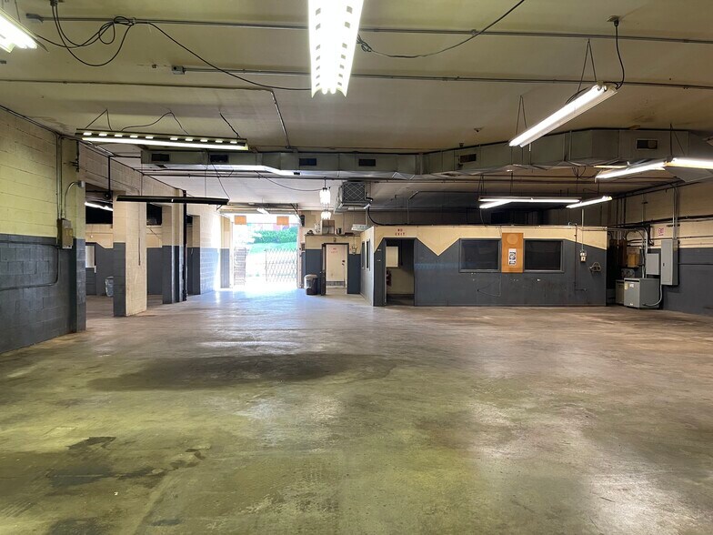 More Photos Of 524 Baxter Ave, Louisville General Retail For Lease