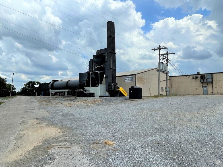More Photos Of 134 Roger Thomas Rd, Cadiz Warehouse For Sale