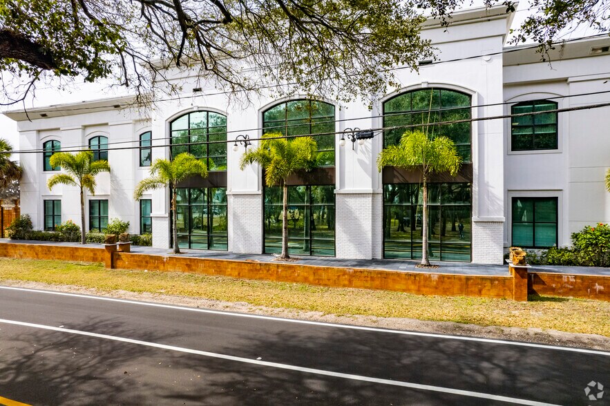 More Photos Of 330 Pauls Dr, Brandon Loft Creative Space For Lease