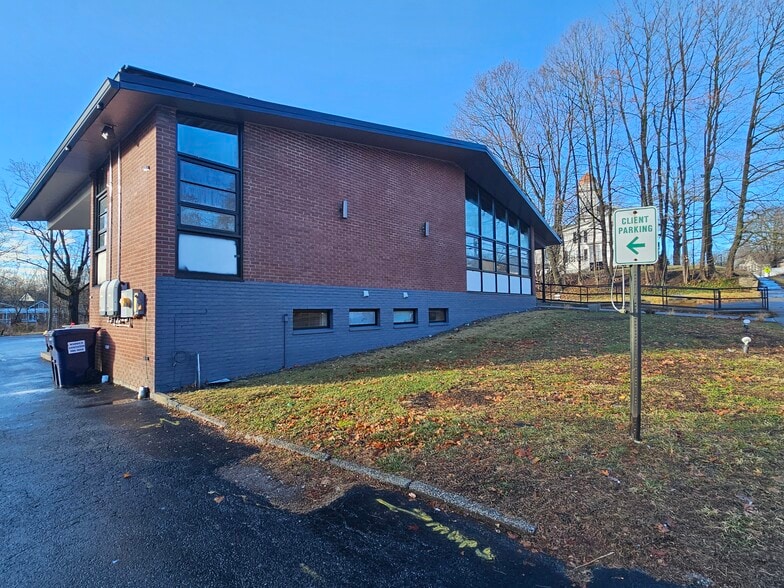 More Photos Of 23 West St, Warwick Office For Lease