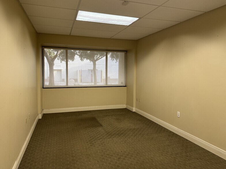 More Photos Of 15255 NW 82nd Ave, Miami Lakes General Retail For Lease