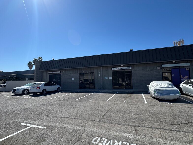More Photos Of 4291 Polaris Ave, Las Vegas Distribution For Lease