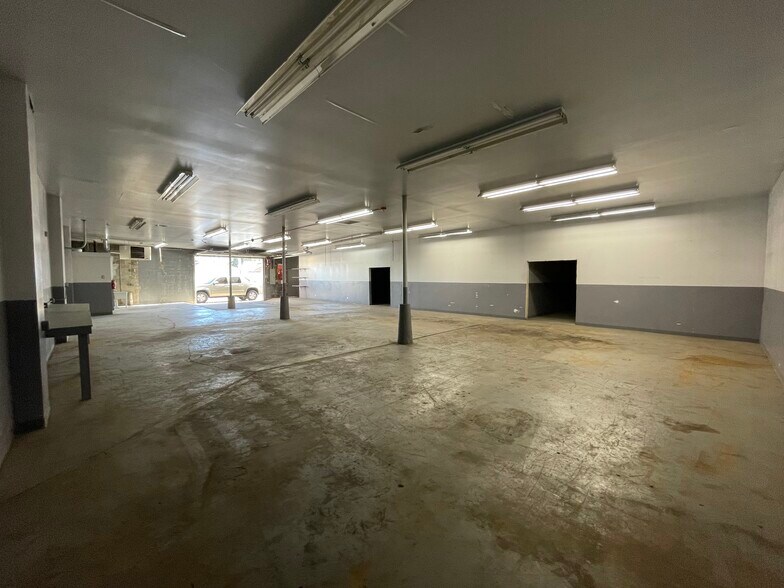 More Photos Of 419-423 Mannheim Rd, Bellwood Warehouse For Sale