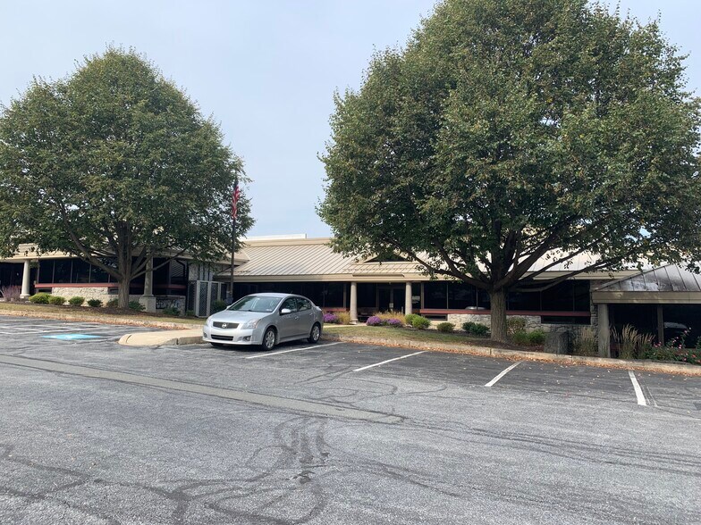 More Photos Of 875 Berkshire Blvd, Wyomissing Office For Lease