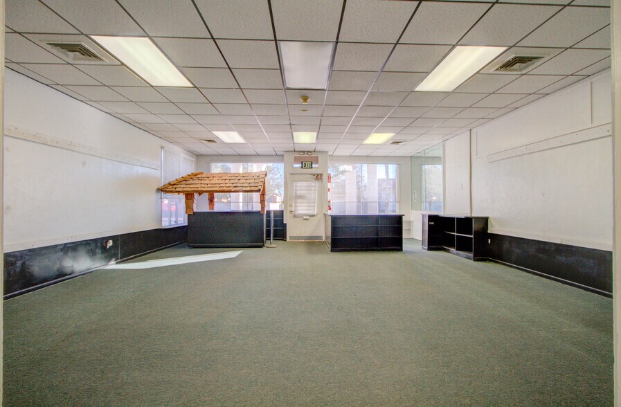 More Photos Of 1308 Wyoming St, Boulder City General Retail For Sale
