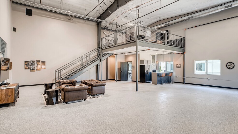 More Photos Of 7637 Fm 3009, Schertz Light Distribution For Sale