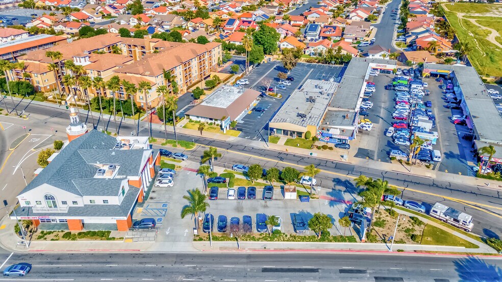More Photos Of 8682 Beach Blvd, Buena Park General Retail For Lease