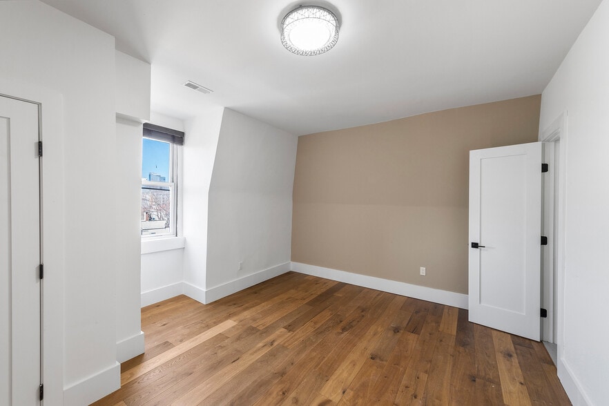 More Photos Of 1935 Spruce St, Philadelphia Apartments For Sale