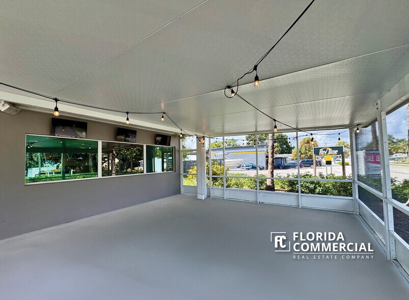 More Photos Of 796 NE Dixie Hwy, Jensen Beach Restaurant For Sale