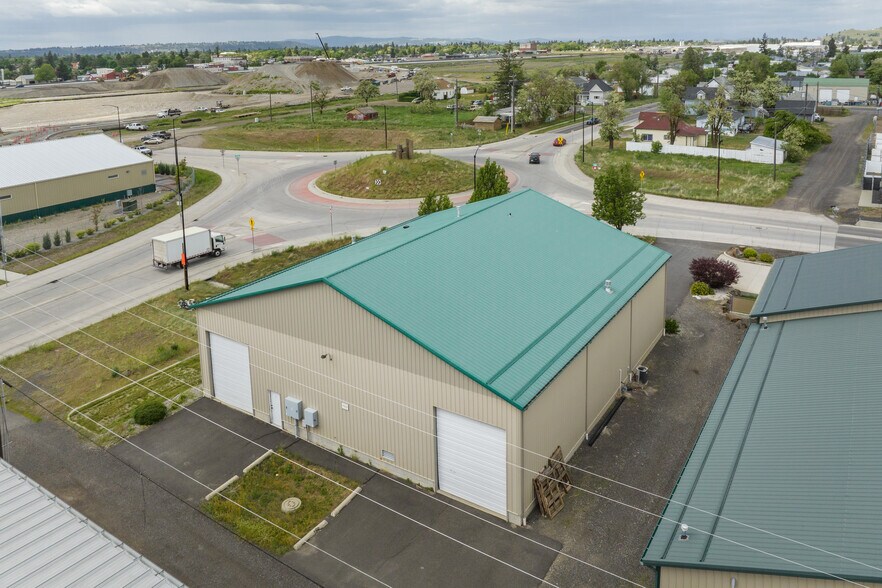 More Photos Of 3606 E Wellesley Ave, Spokane Service For Lease