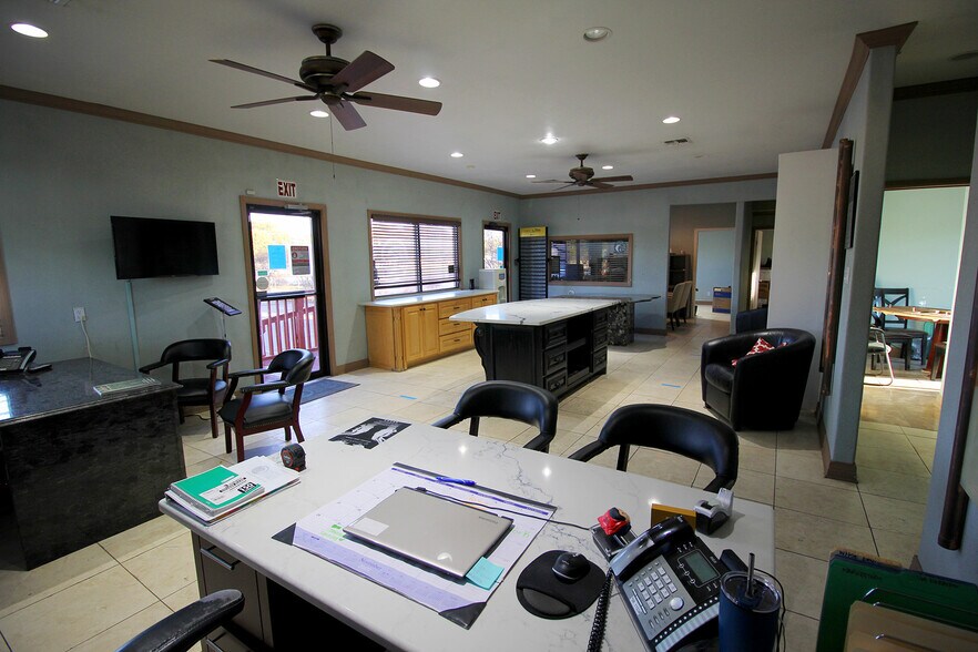 More Photos Of 11530 Jones-maltsberger Rd, San Antonio Service For Sale