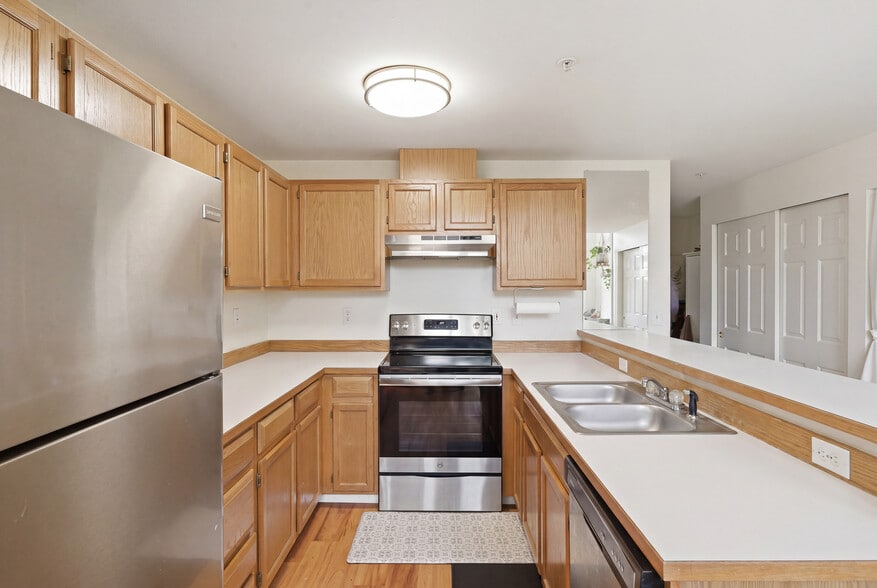 More Photos Of 13310 Greenwood Ave N, Seattle Apartments For Sale