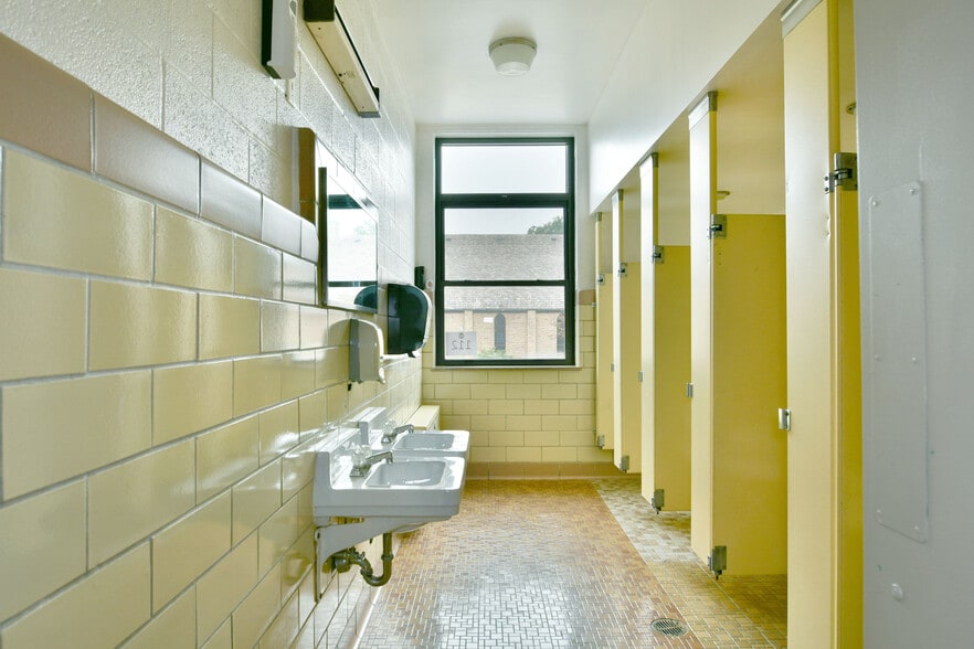 More Photos Of 175 B Laird Ave, Warren Schools For Sale