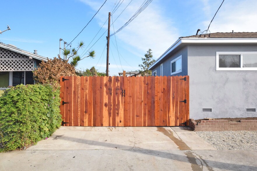 More Photos Of 16422 S Orchard Ave, Gardena Auto Repair For Sale