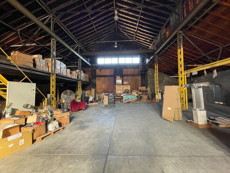 More Photos Of 3001 Pulawski Way, Pittsburgh Warehouse For Sale