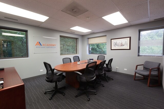 More Photos Of 127 E Lake St, Bloomingdale Office For Lease