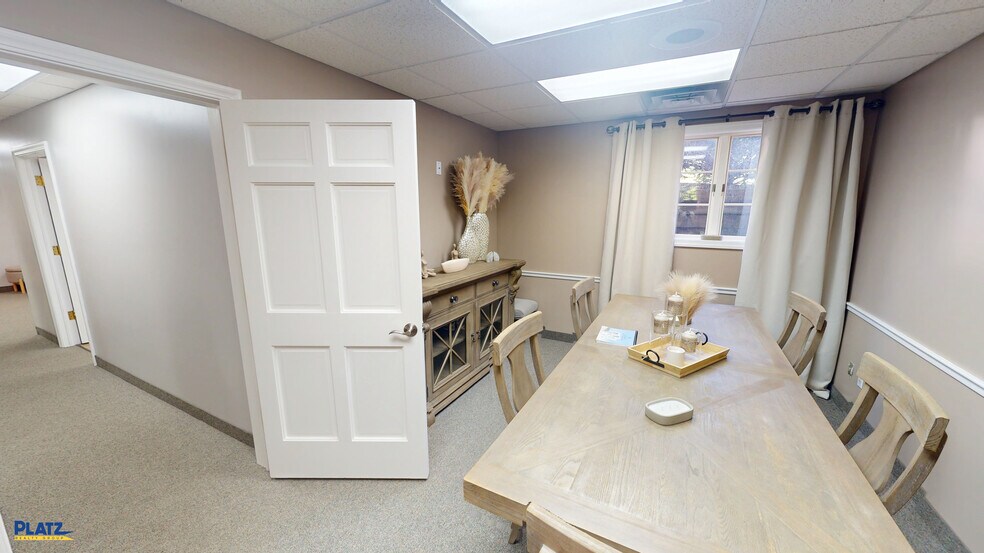 More Photos Of 8501 E Market St, Warren Medical For Sale
