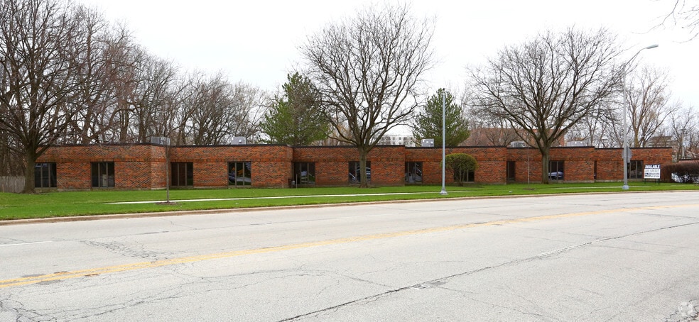 More Photos Of 1665-1695 Elk Blvd, Des Plaines Office For Lease