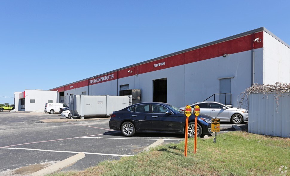 More Photos Of 3412 International Pl, Irving Manufacturing For Sale