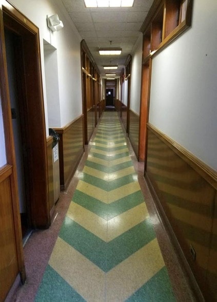 More Photos Of 1661 W Hill St, Louisville Manufacturing For Lease