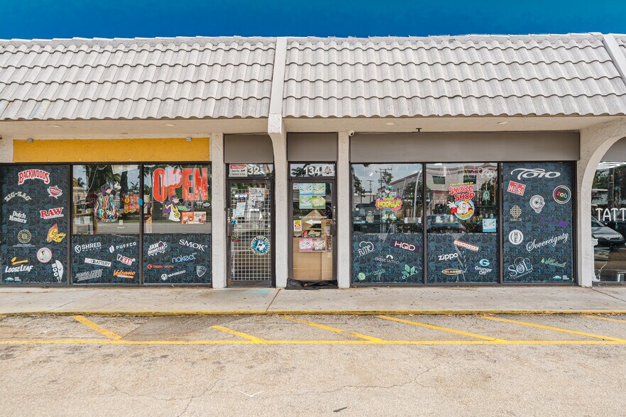 More Photos Of 132-158 NW 20th St, Boca Raton Unknown For Lease