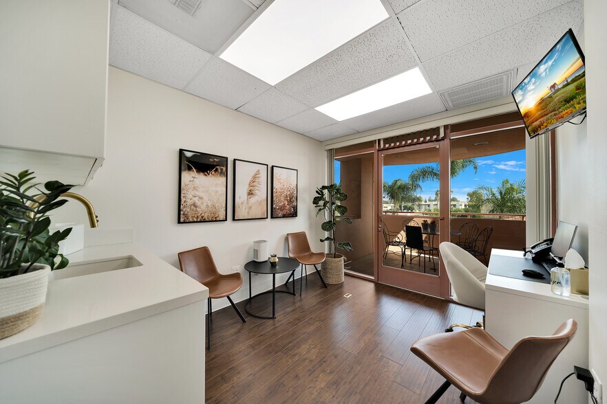 More Photos Of 9535 Reseda Blvd, Northridge Medical For Lease
