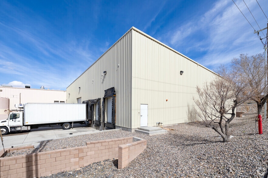 More Photos Of 3041 University Blvd SE, Albuquerque Warehouse For Sale