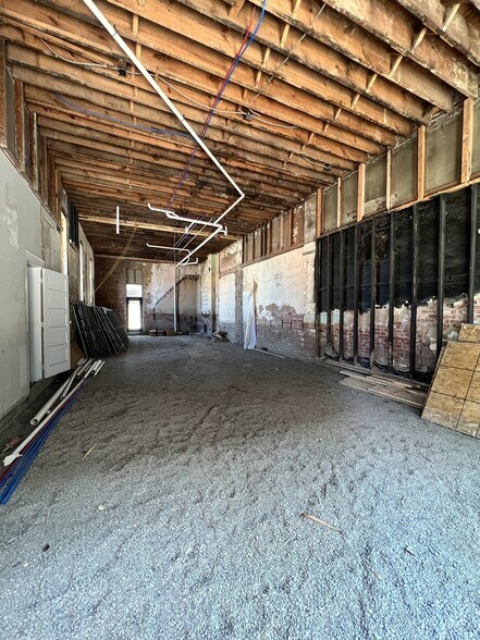 More Photos Of 8684 E 116th St, Fishers Storefront Retail Office For Lease