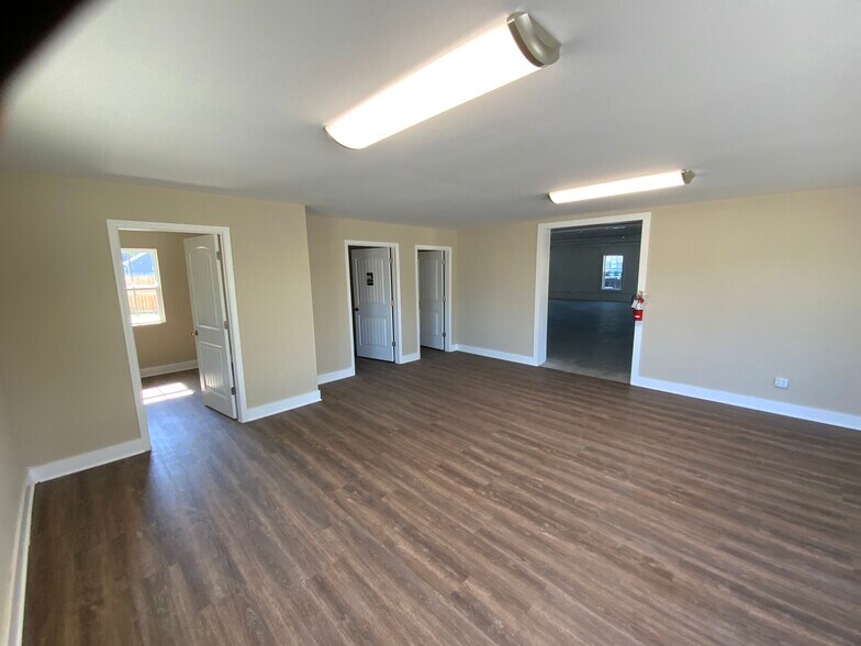 More Photos Of 805 S Clinton Ave, Dunn Auto Repair For Sale