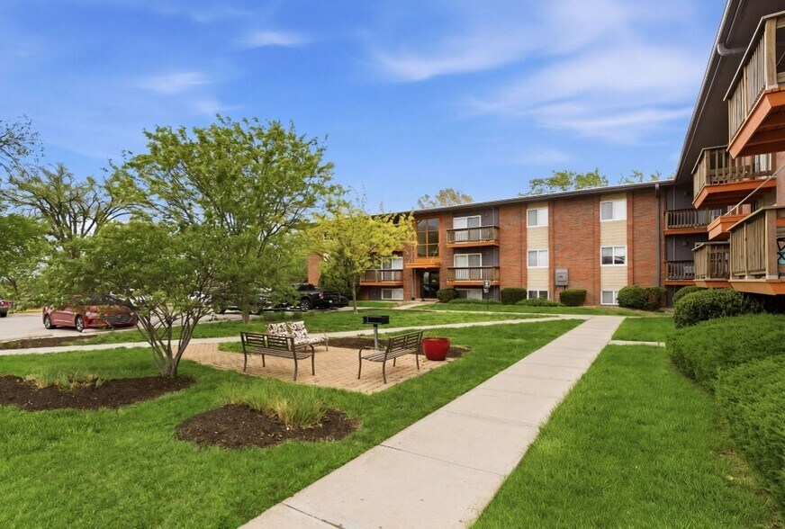 More Photos Of 6212 Slater St, Merriam Apartments For Sale