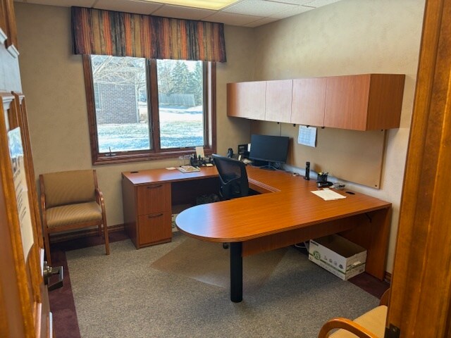 More Photos Of 105 E Bell St, Neenah Medical For Sale